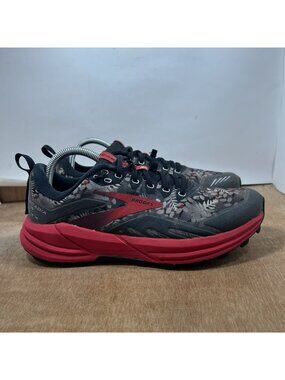 Brooks Cascadia 16 Trail Sneakers Women Size 9 Black Red Running Low Shoes